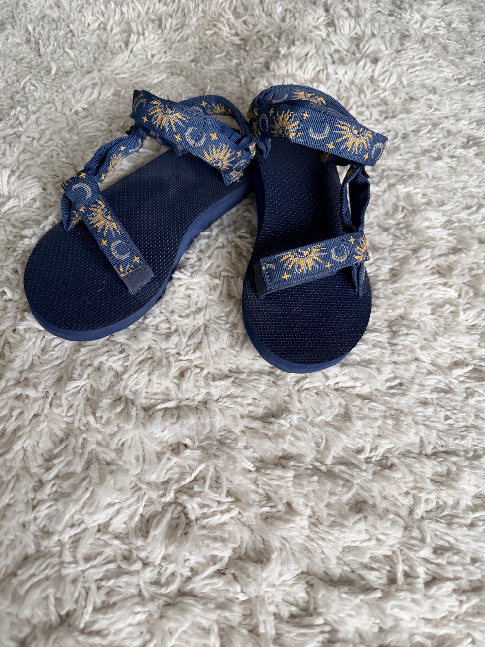Teva Celestial Sandals Size 7 Blue & Gold Print – Like New